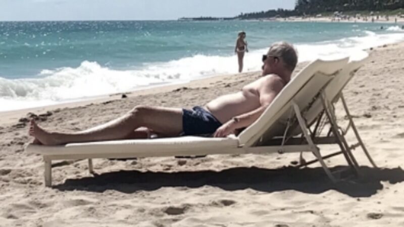 I Caught My Dad with a Young Lady on the Beach While He Was ‘On a Business Trip’